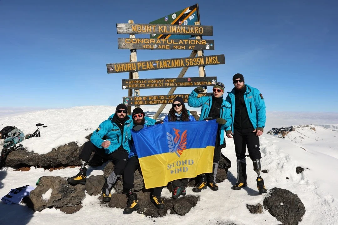 Five Ukrainian soldiers climb Kilimanjaro after injuries and amputations - Second Wind